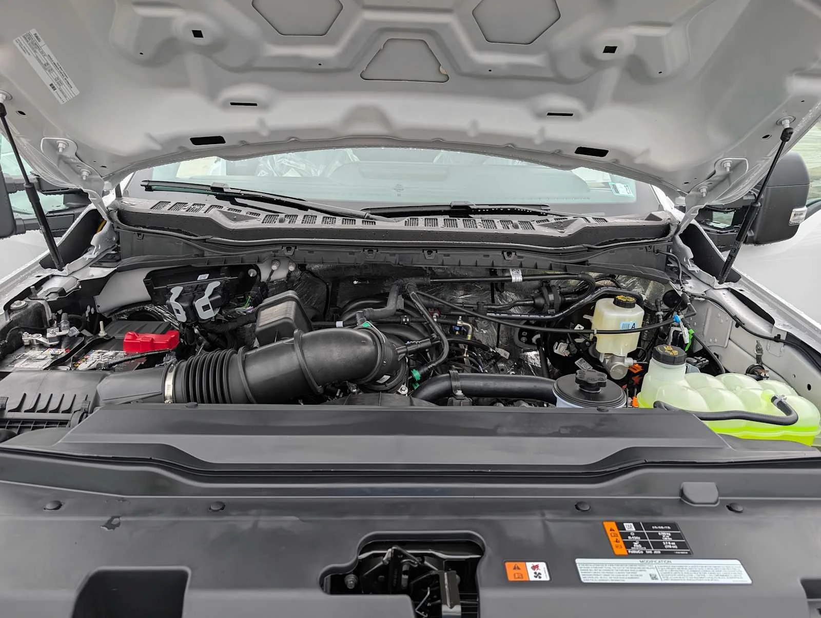 New 2026 Oxford White Ford F-250® XLT image 8