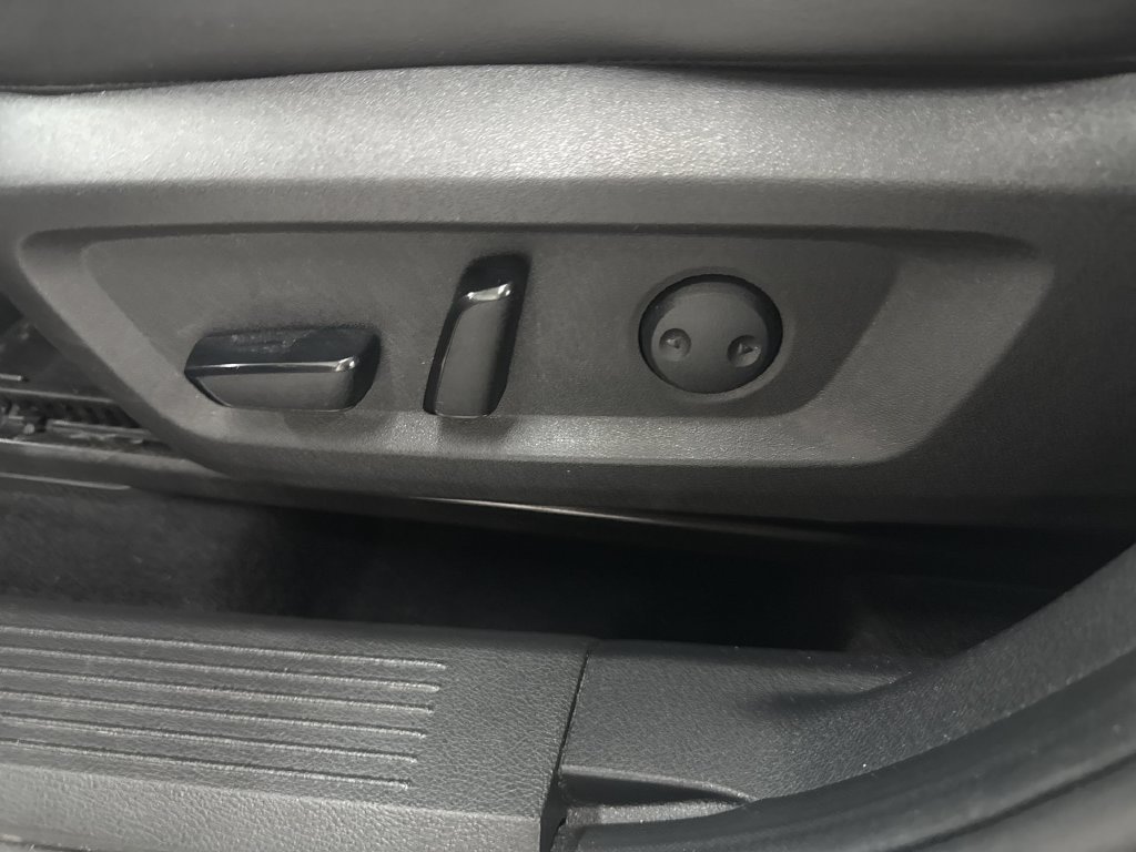 Used 2024 Super Black Nissan SV image 31