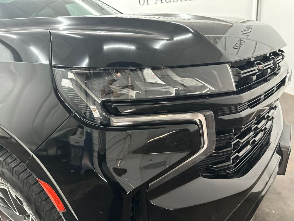 Used 2023 Black Chevrolet Z71 image 10