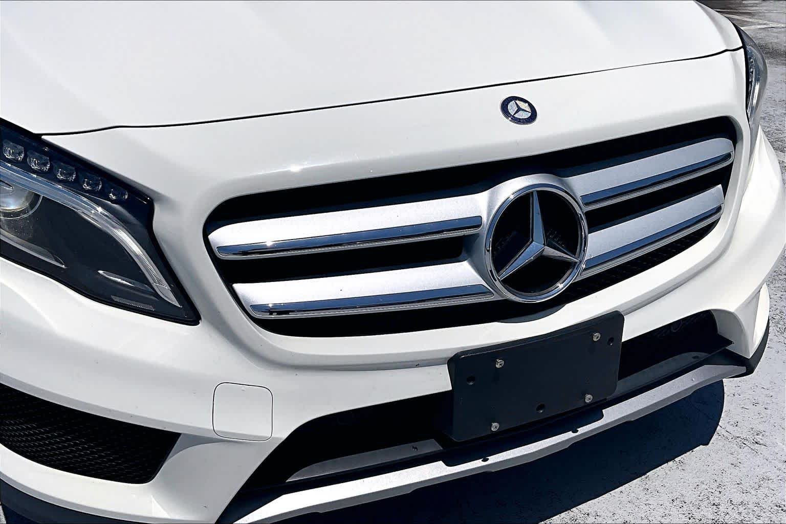 Used 2015 Cirrus White Mercedes-Benz GLA 250 image 48