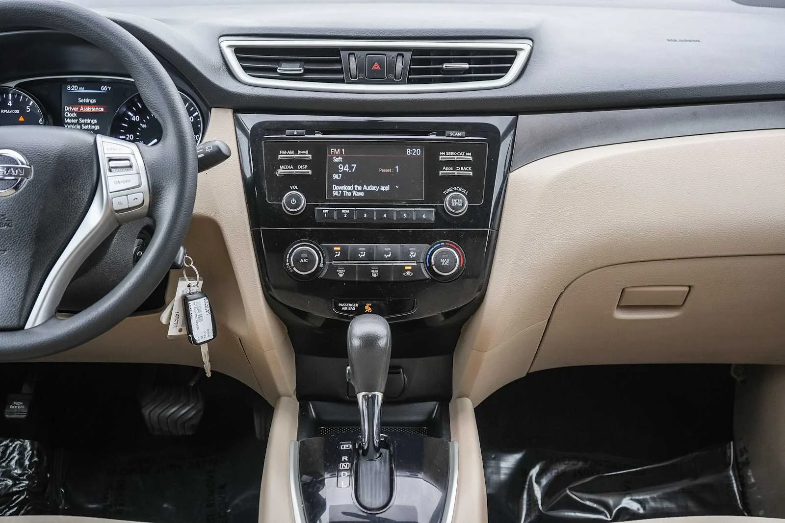 Used 2016 Glacier White Nissan S image 13