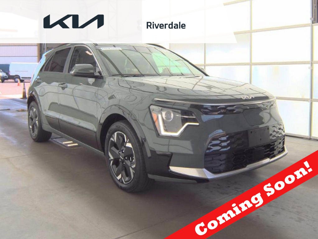 Used 2024 Green Kia Wind image 1