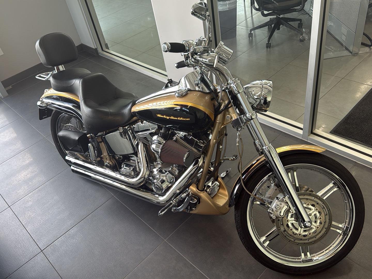 Used 2003 gold Harley Davidson Screaming Eagle image 2