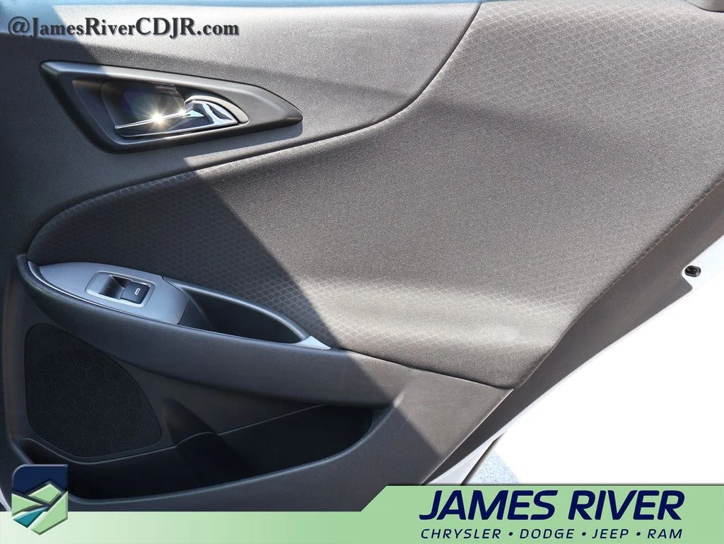 Used 2024 White Chevrolet LT image 11
