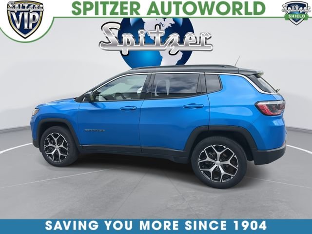 Certified Used 2024 Hydro Blue Pearlcoat Jeep Limited image 7