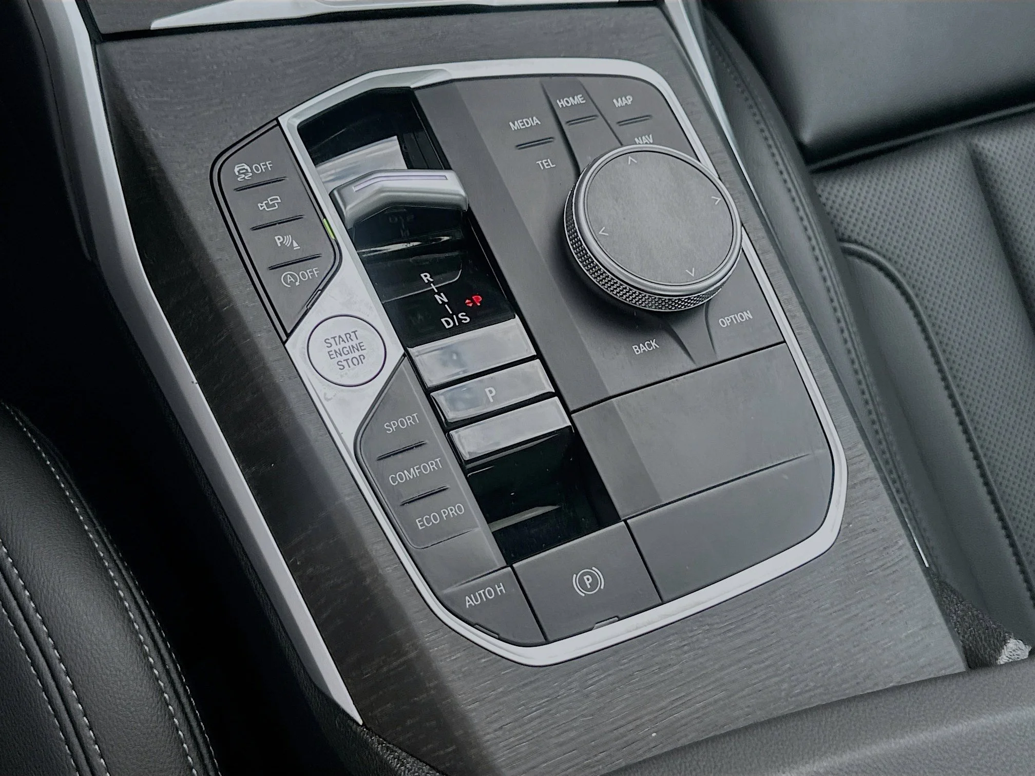 2024 BMW 3 Series 330i - Photo 14