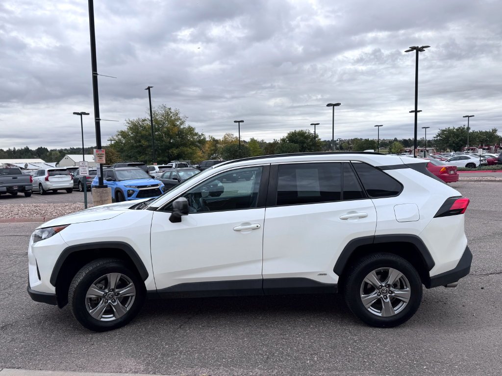 Used 2022 White Toyota LE image 7