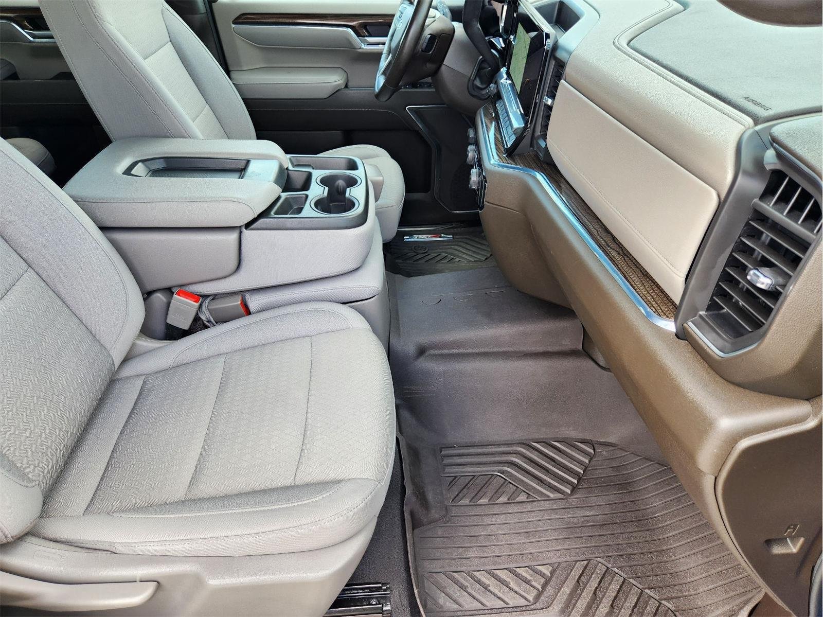 2024 Chevrolet Silverado 1500 photo 14 of 33