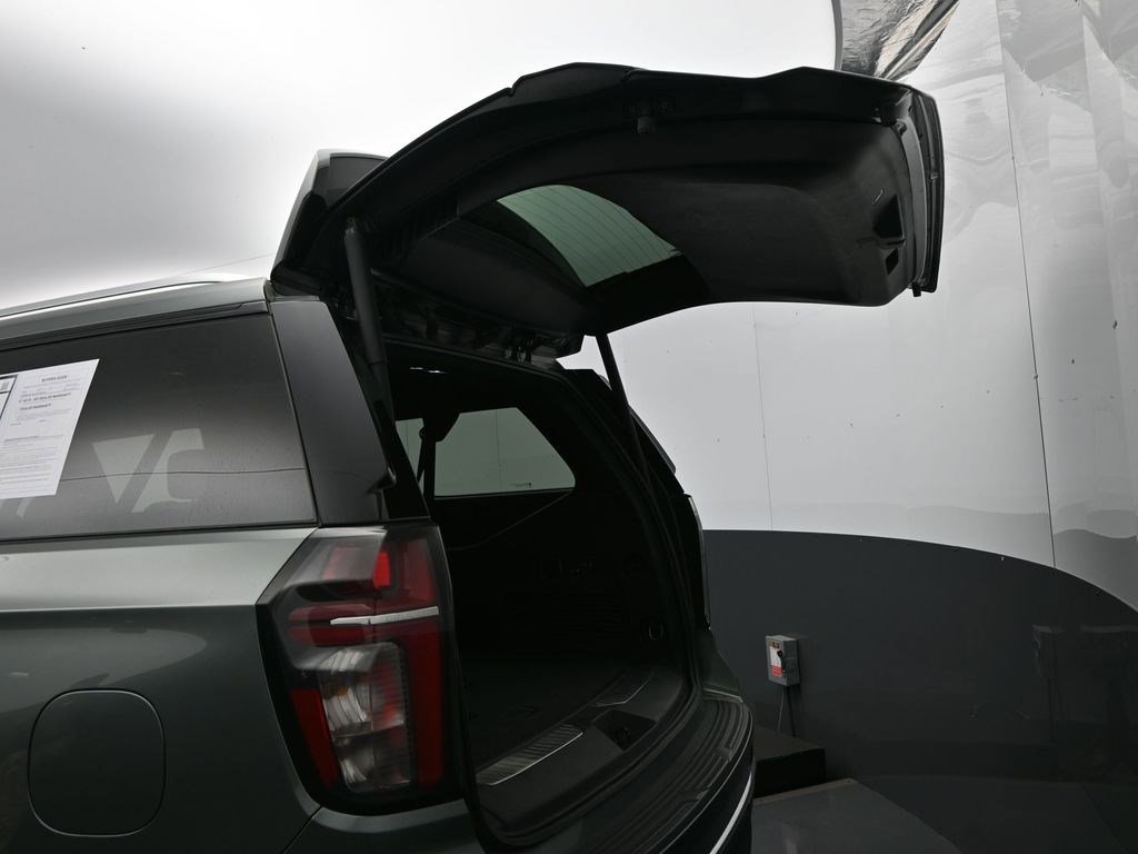 Used 2023 Silver Sage Metallic Chevrolet Premier image 22