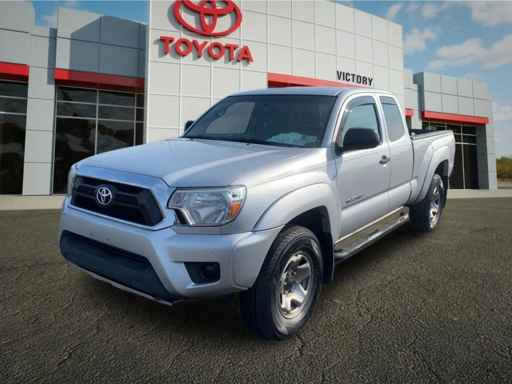 Used 2013 Silver Toyota Base image 7