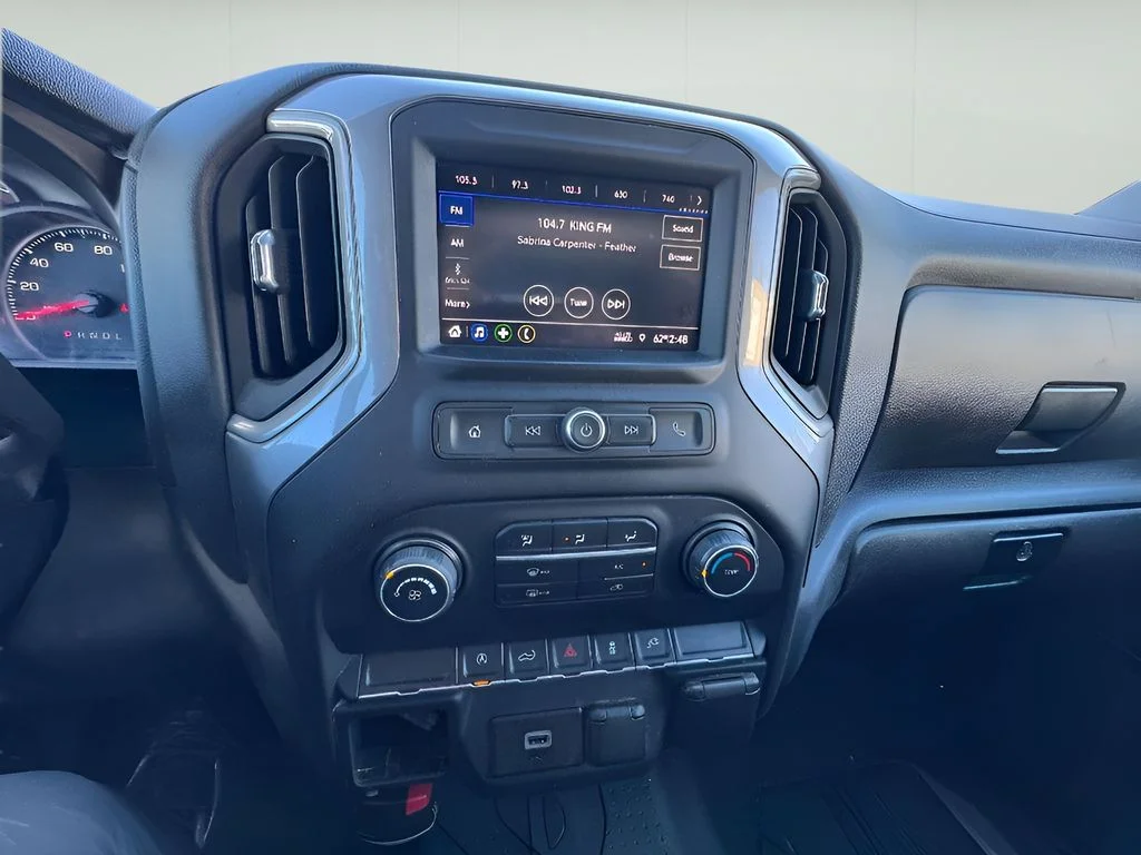 Used 2020 Shadow Gray Metallic Chevrolet Custom image 17