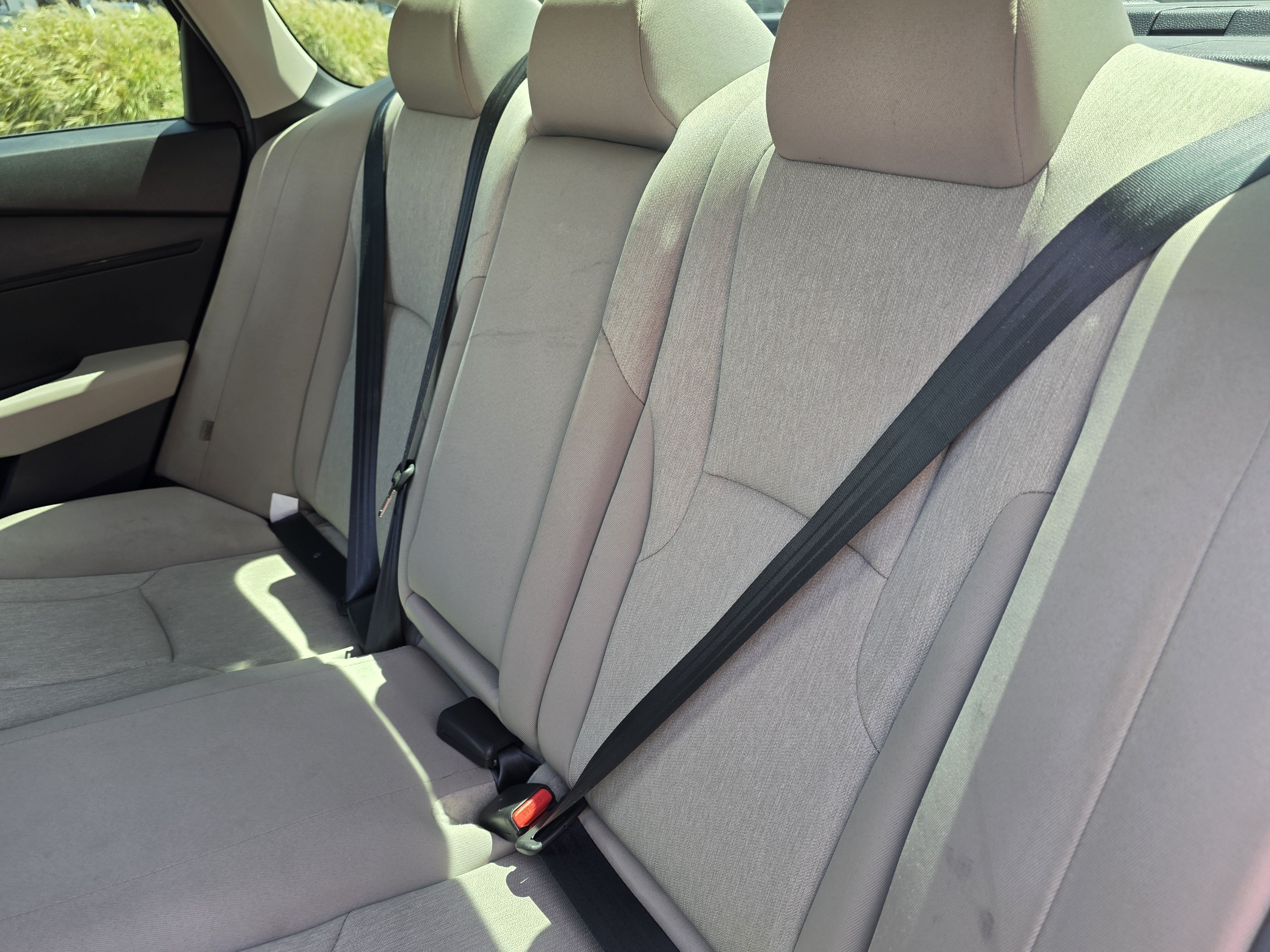Used 2025 Urban Gray Pearl Honda SE image 23