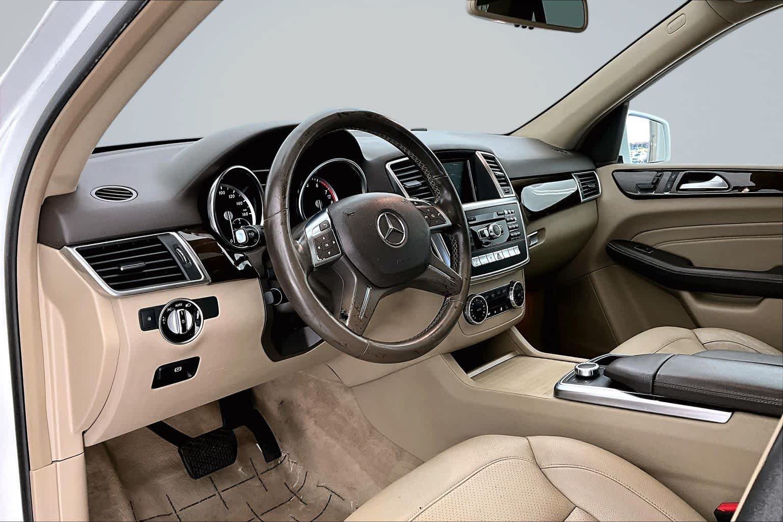 Used 2015 Polar White Mercedes-Benz ML 350 image 2