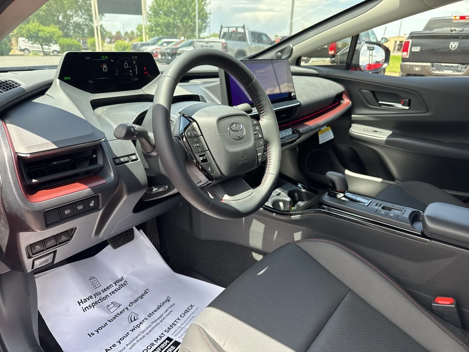 2025 Toyota Prius XSE Premium - Photo 11