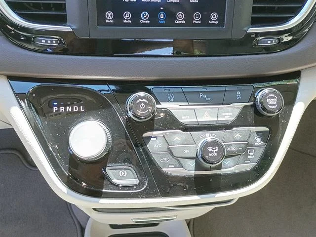 Used 2020 Velvet Red Pearl Coat Chrysler Launch Edition image 21