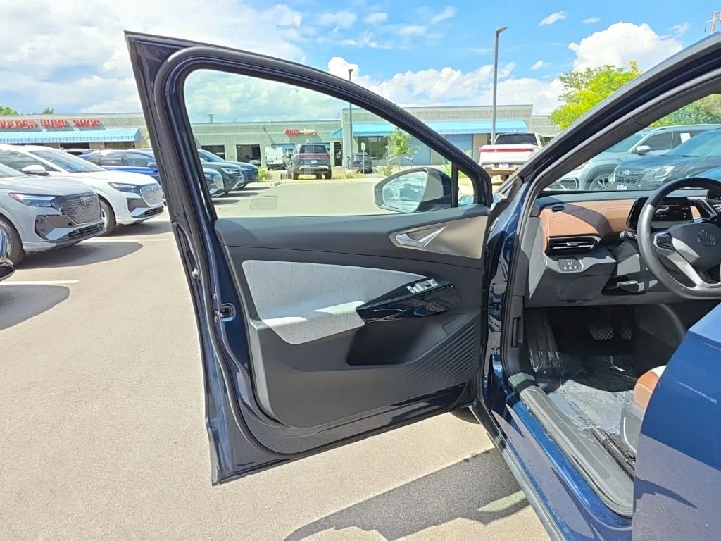 Certified Used 2023  Volkswagen Pro image 10