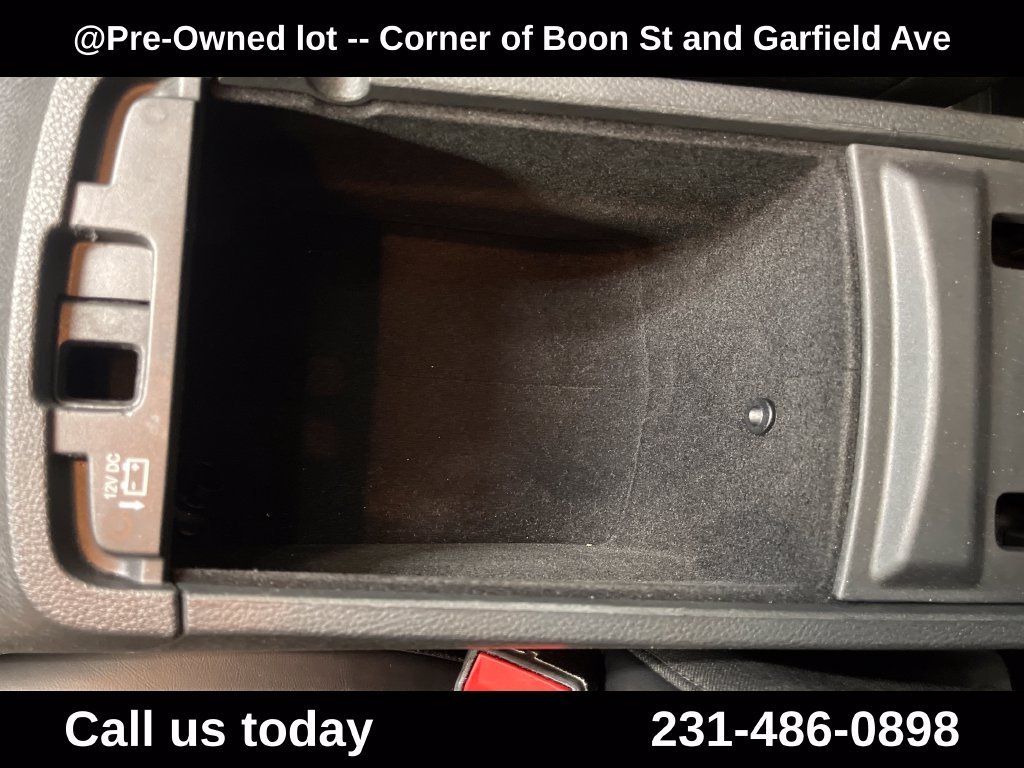 Used 2019 Silver Jeep Limited image 26