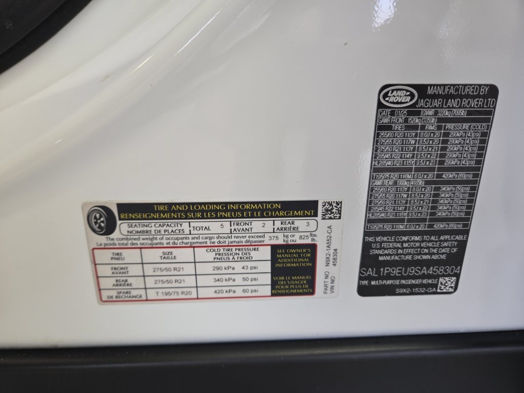 Used 2025 Fuji White Land Rover SE image 31