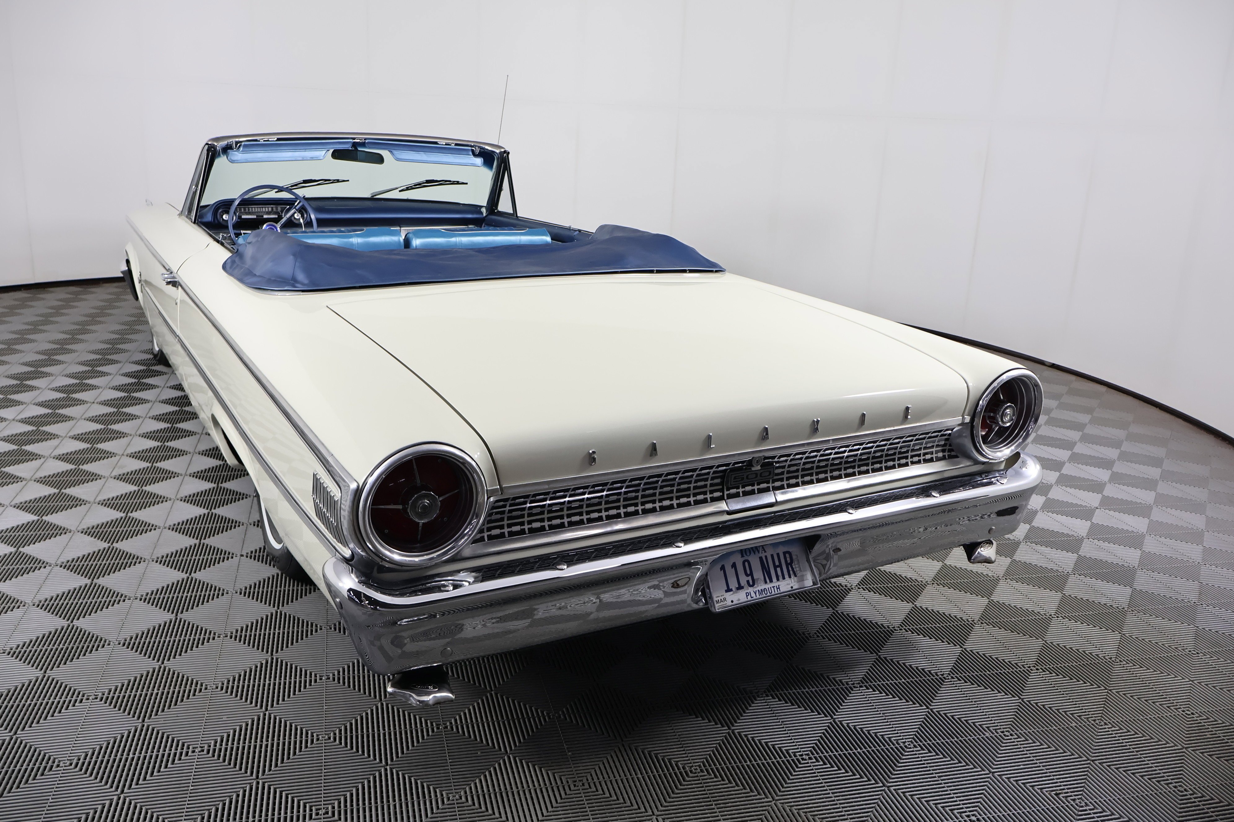 Used 1963 White Ford  image 21