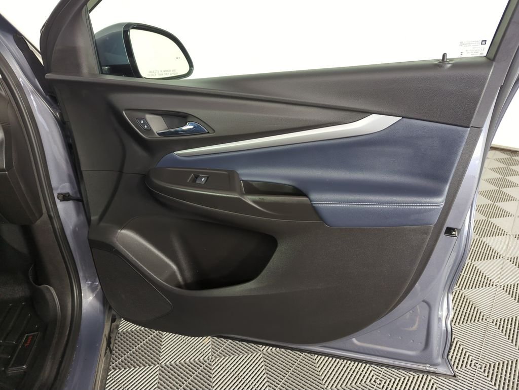 Used 2023 Gray Chevrolet Premier image 32