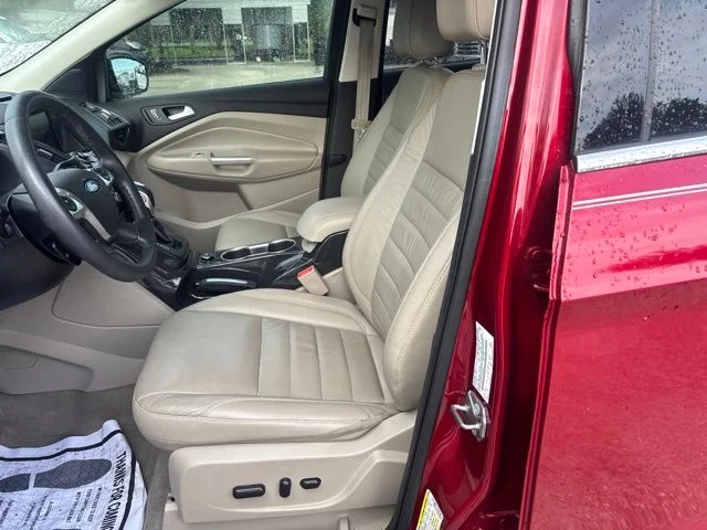 Used 2015 Red Ford Titanium image 9