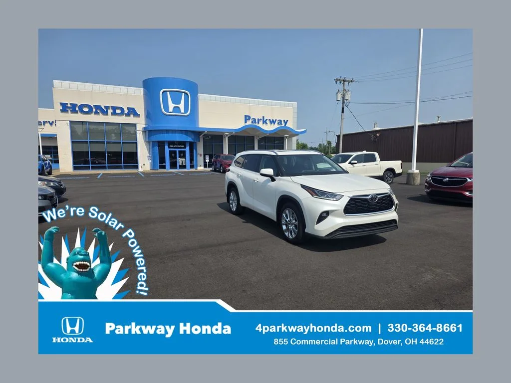 Used 2021 Blizzard Pearl Toyota Limited image 1