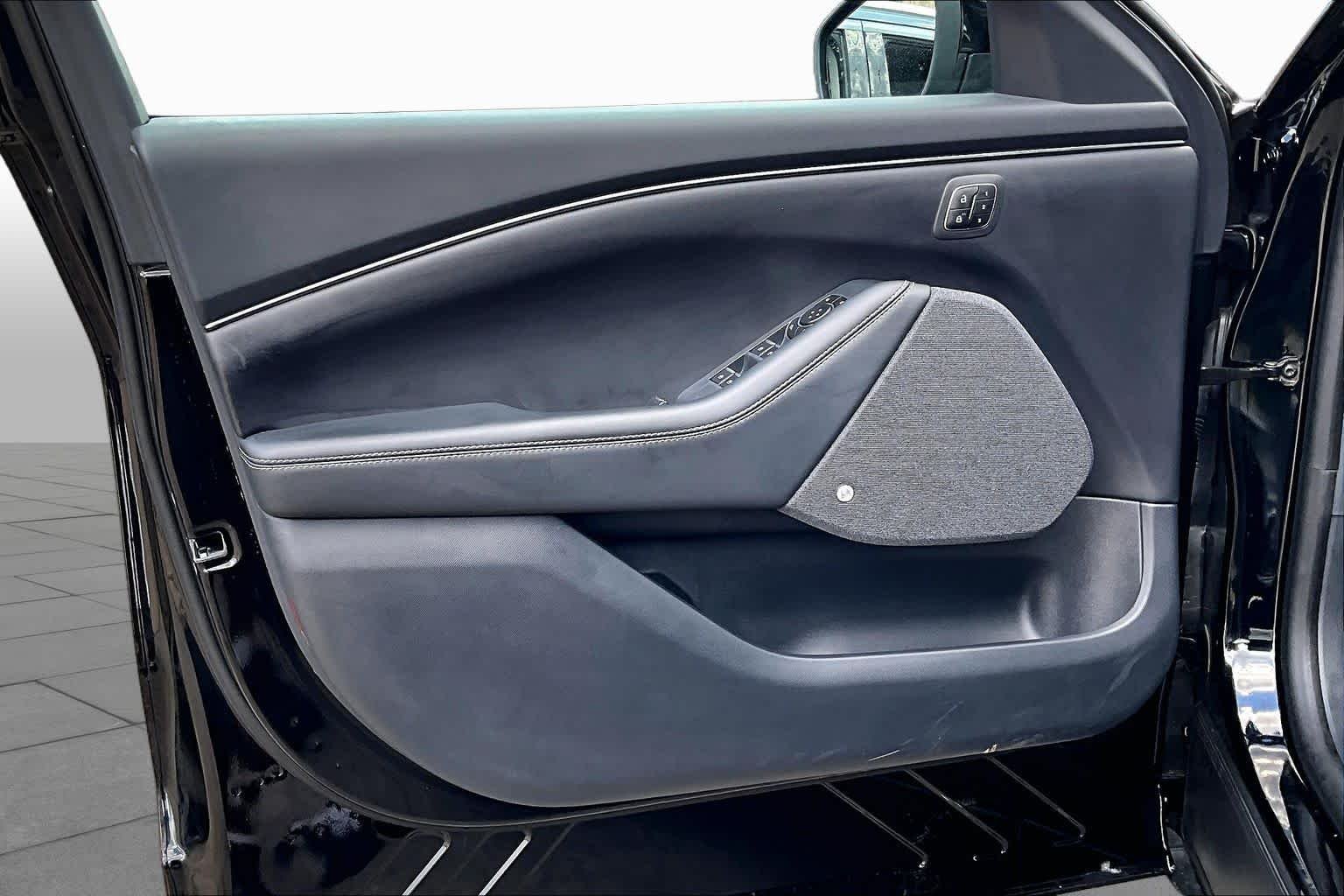 Used 2025 Shadow Black Ford Premium image 26