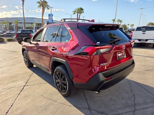 2019 Toyota RAV4 LE - Photo 4