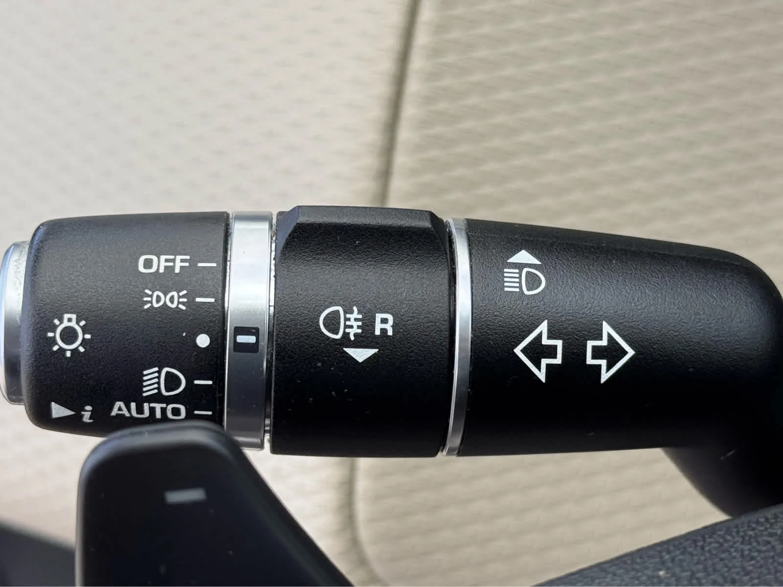 Used 2020 Fuji White Land Rover S image 16