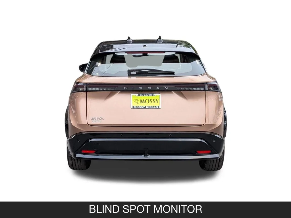 Used 2023 Brown Nissan PREMIERE image 9