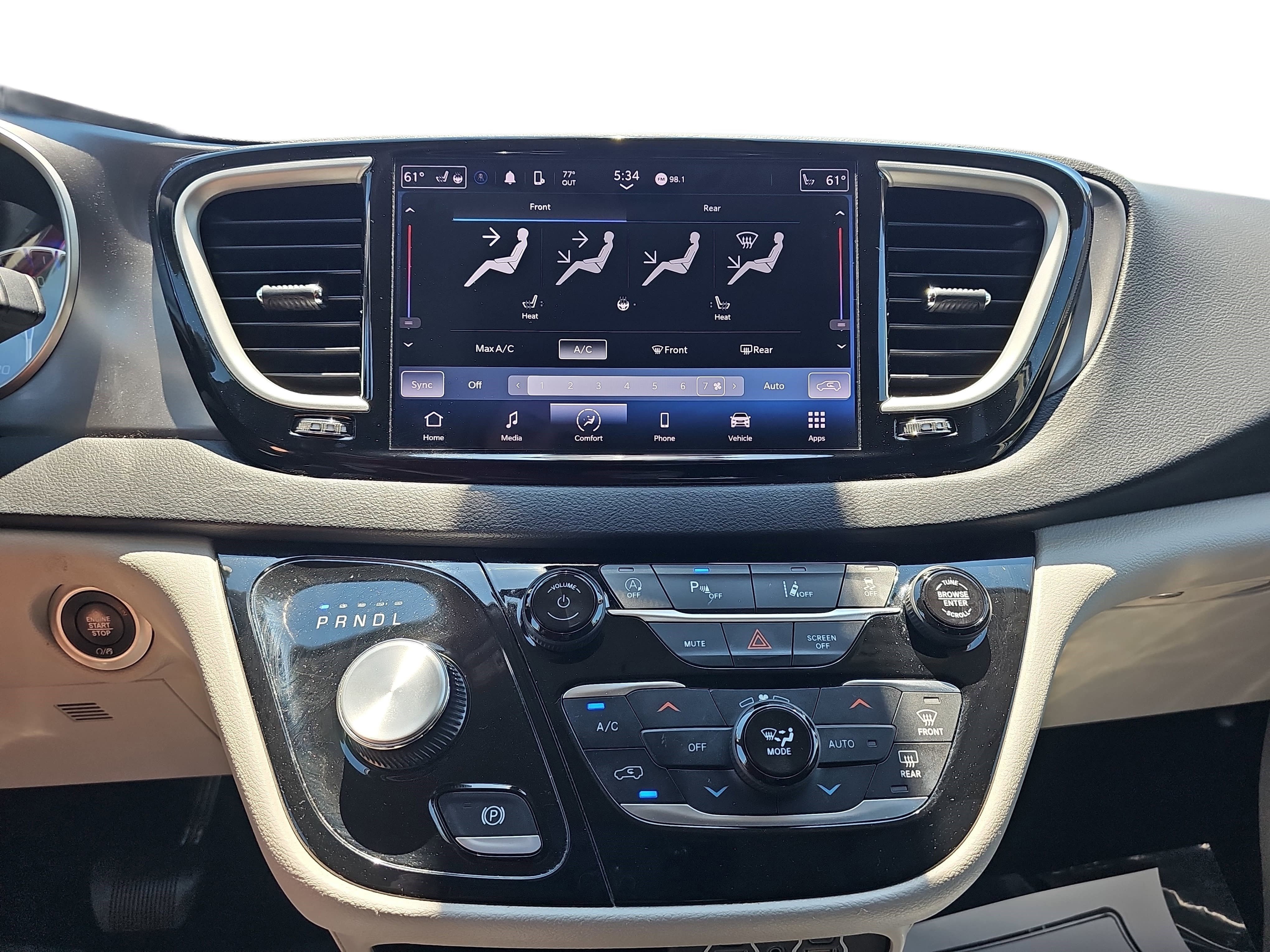 Used 2023 Bright White Clearcoat Chrysler Touring L image 19