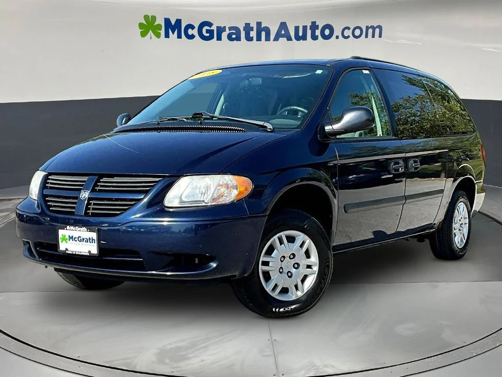 Used 2005 Blue Dodge SE image 3