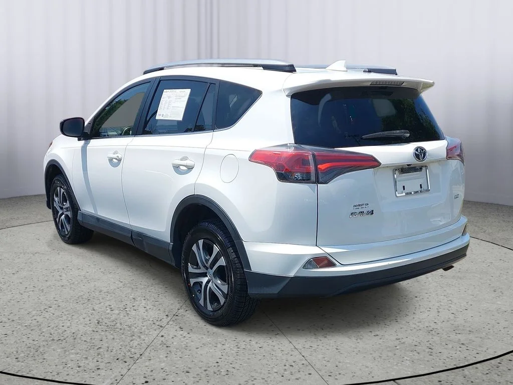 Used 2018 White Toyota LE image 5