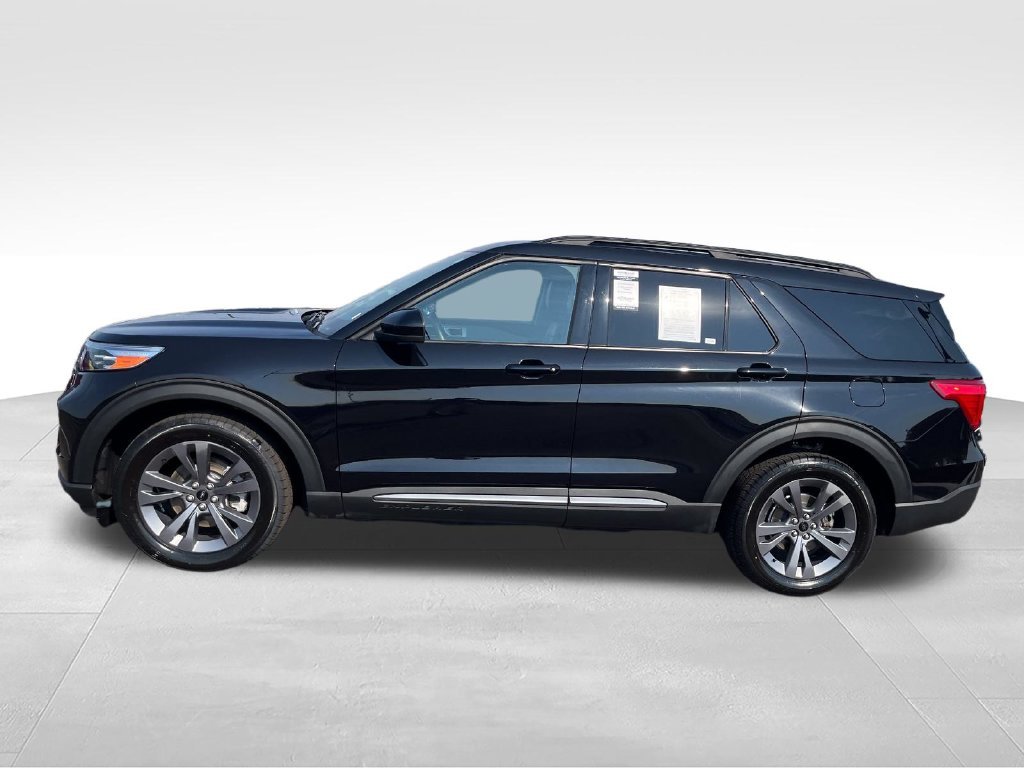 Used 2023 Black Ford XLT image 2