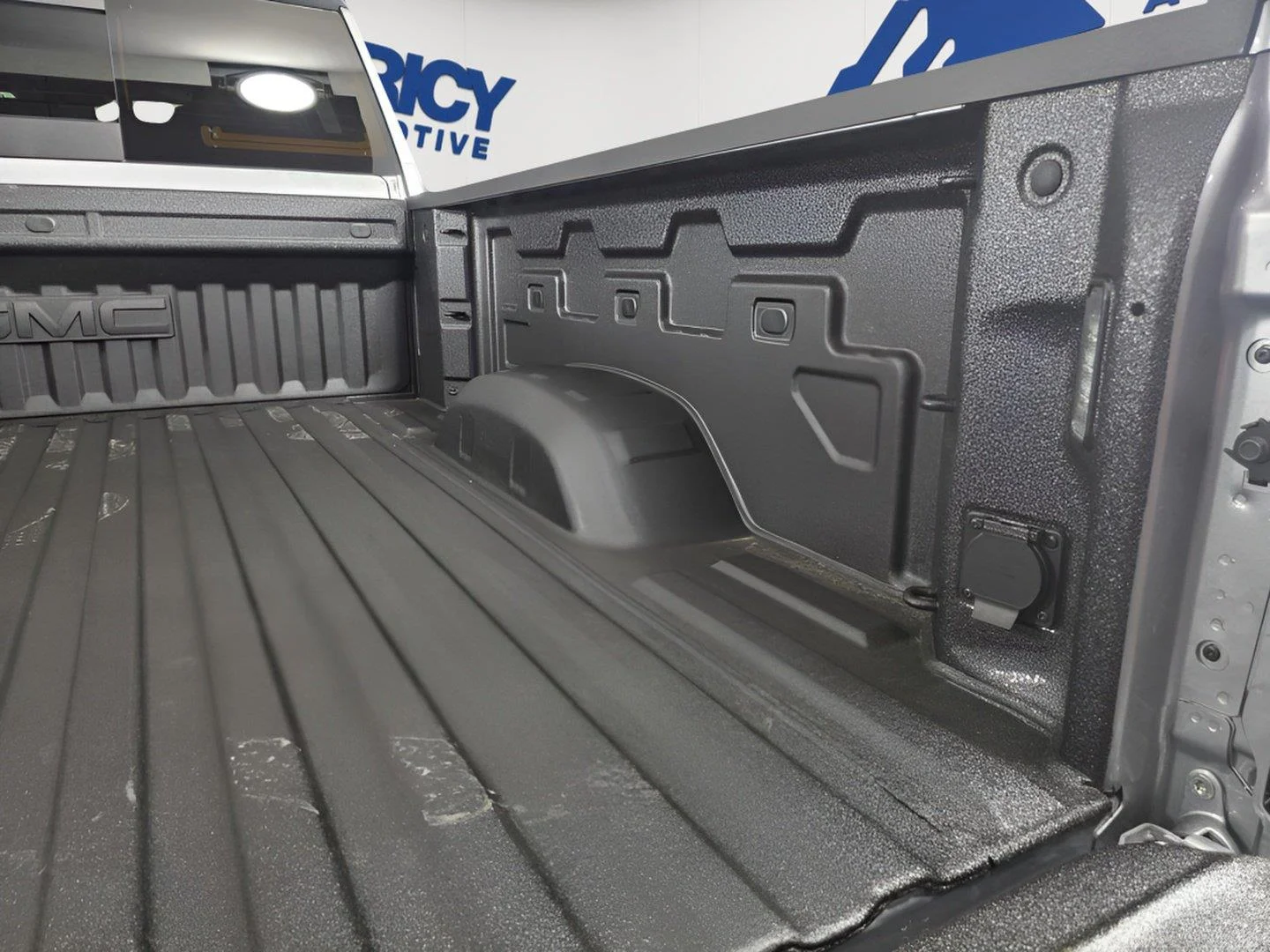 2026 GMC Sierra 2500HD SLT - Photo 9