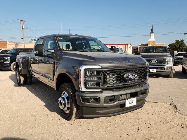 2027 Ford Super Duty F-350 DRW XL