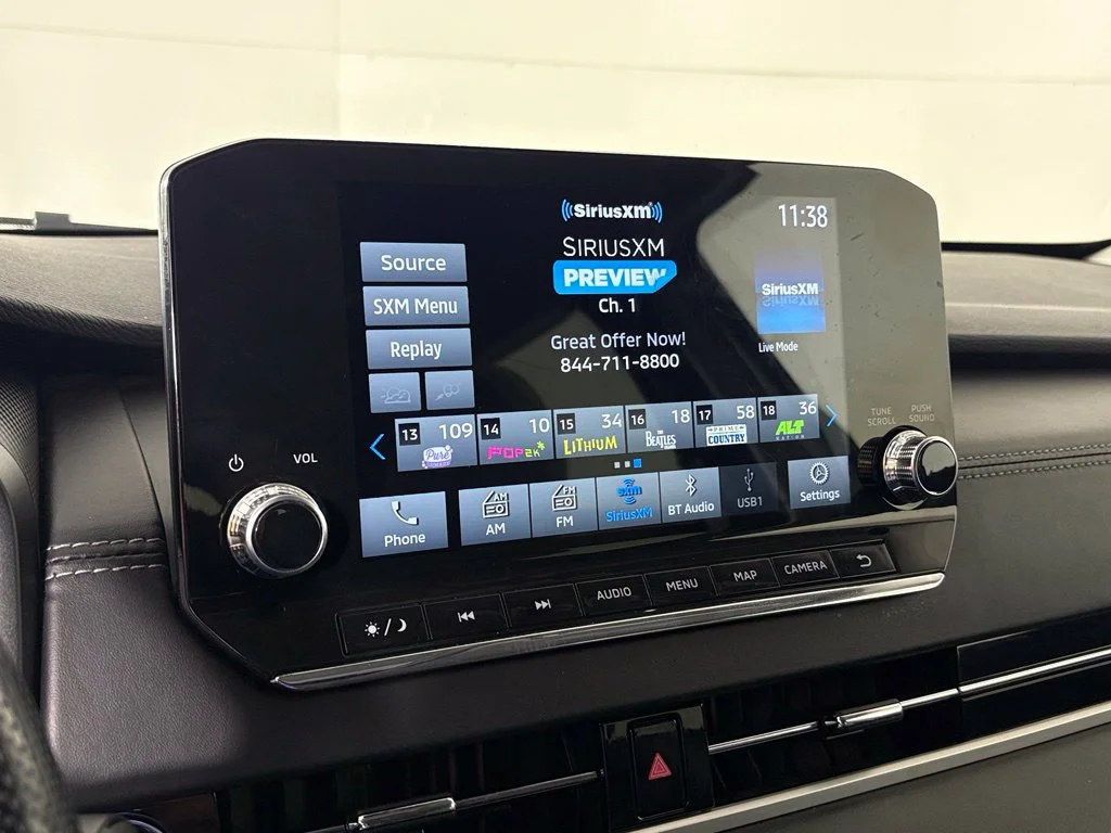 Used 2024 Gray Mitsubishi SE image 22