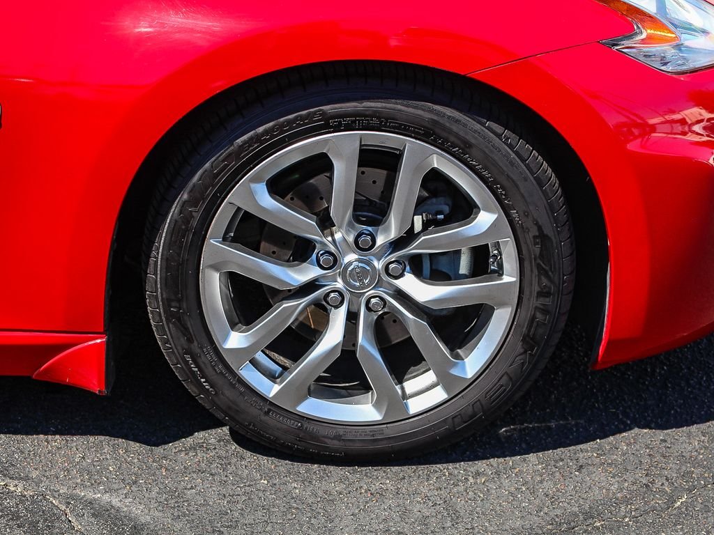 Used 2014 Red Nissan Touring image 13