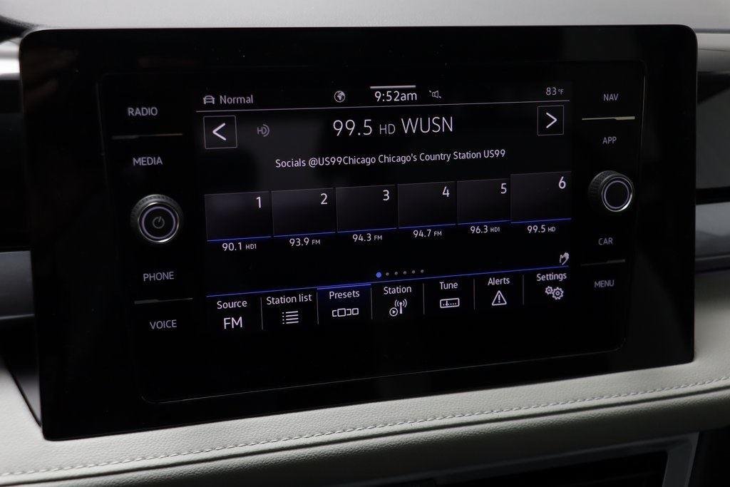 2025 Volkswagen Taos SEL - Photo 11