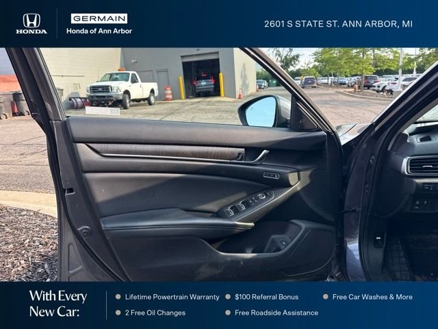 Used 2018 Modern Steel Metallic Honda Touring 2.0T image 19