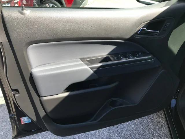 Used 2022 Black Chevrolet 4WD Z71 image 13