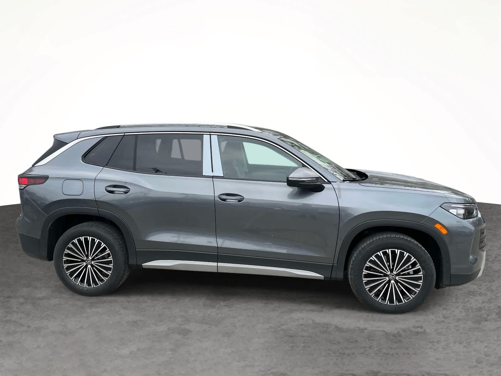 New 2026 Platinum Gray Metallic Volkswagen S image 2