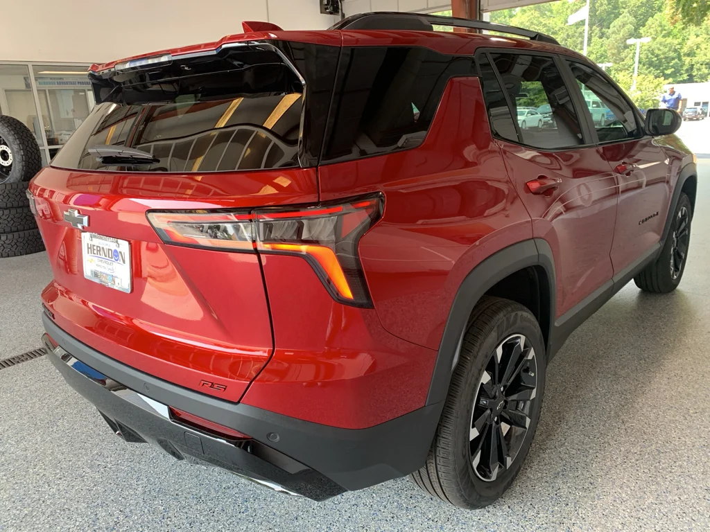 2027 Chevrolet Equinox RS - Photo 11