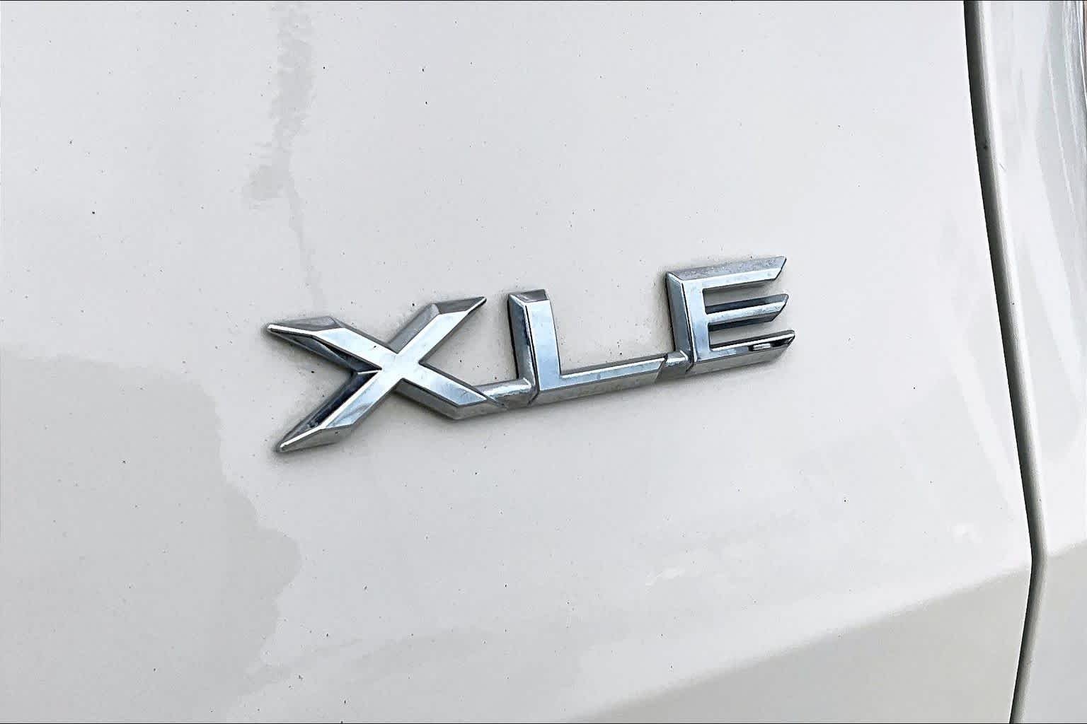 Used 2024 Coastal Cream Toyota XLE image 10