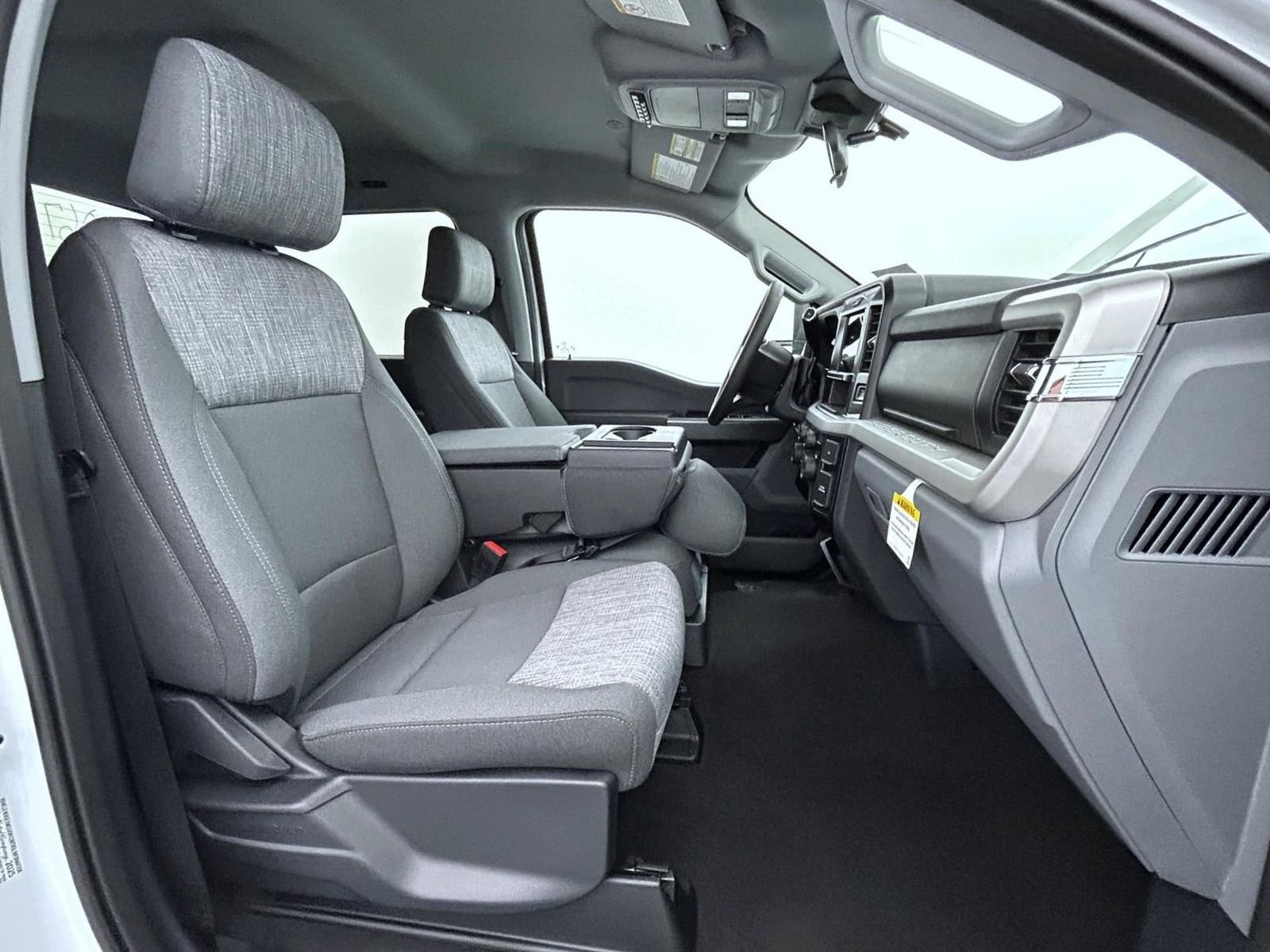 2026 Ford F-350 Super Duty XLT - Photo 15