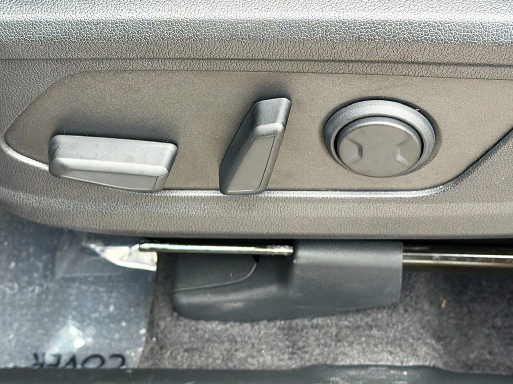 Certified Used 2026 White Kia S image 24