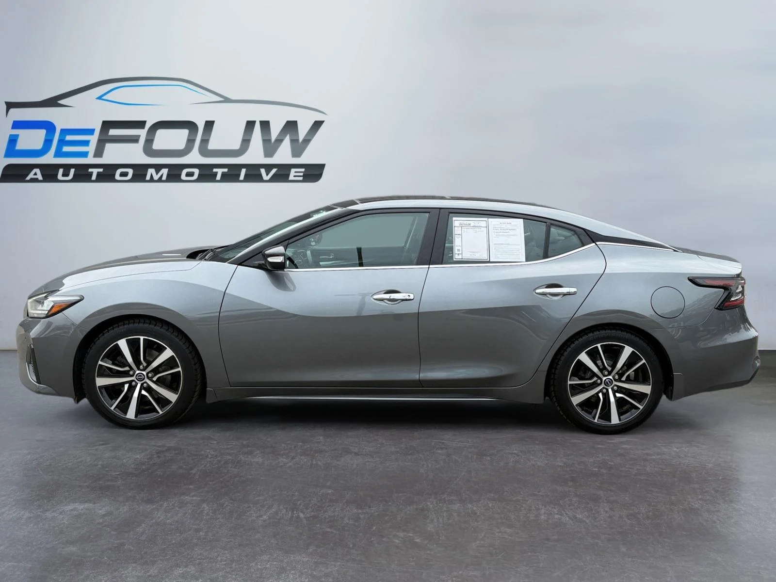 Used 2023 GRAY NISSAN SL SEDAN image 6