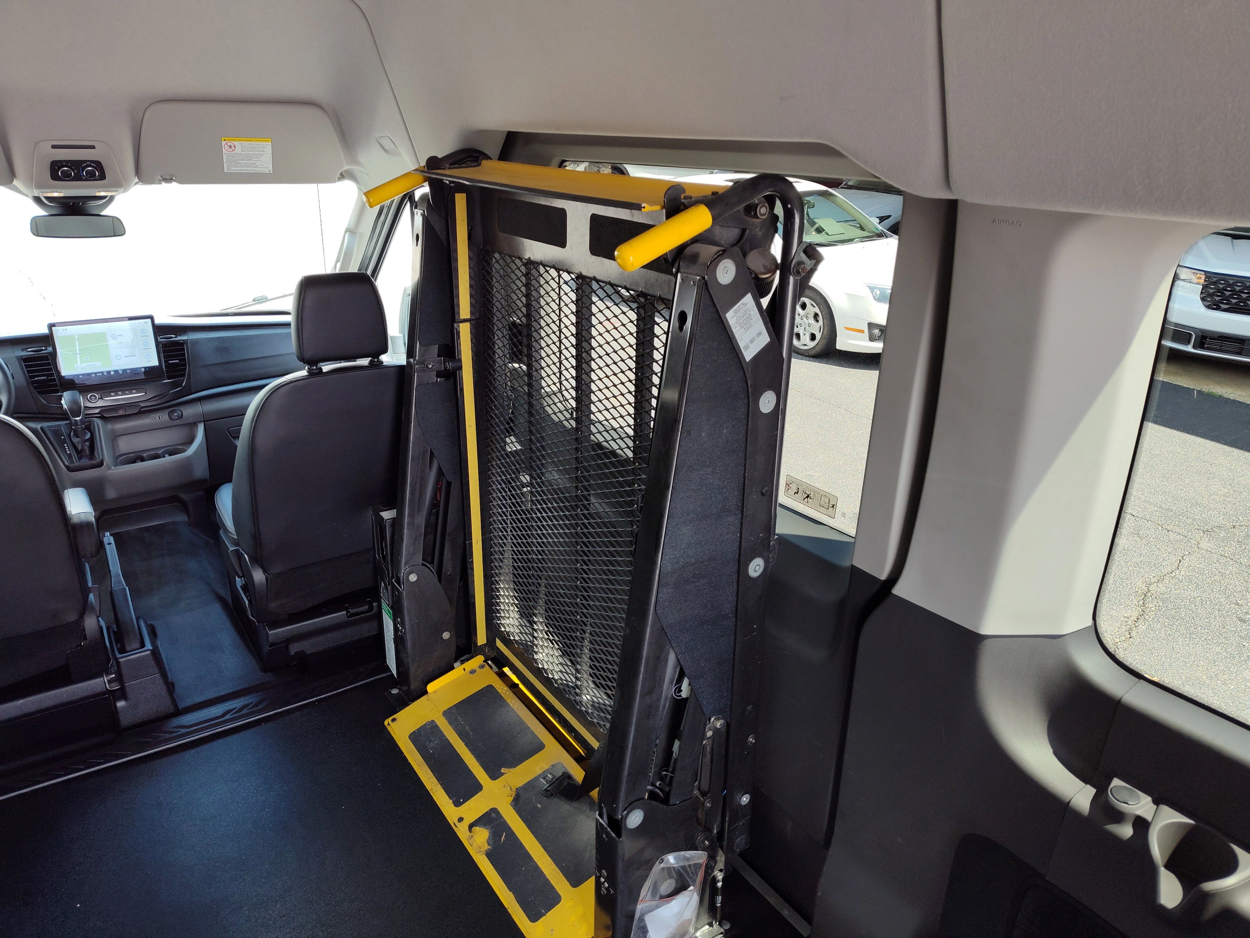 2024 Ford Transit Passenger Van XL - Photo 16