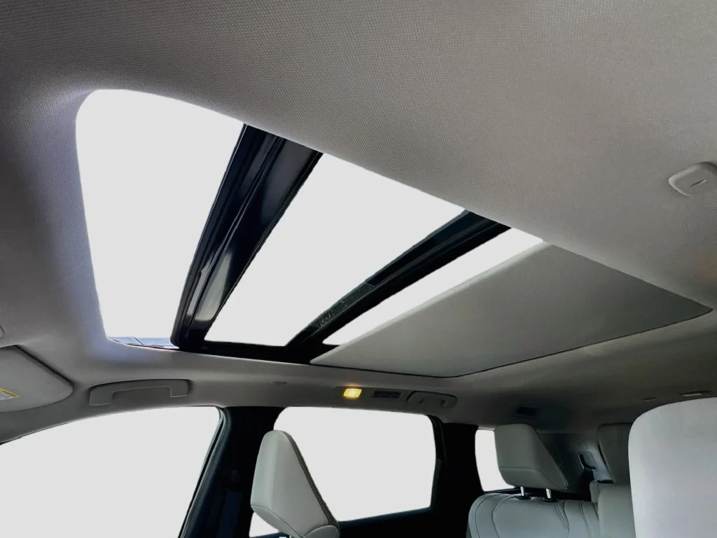 New 2027 White INFINITI LUXE image 23