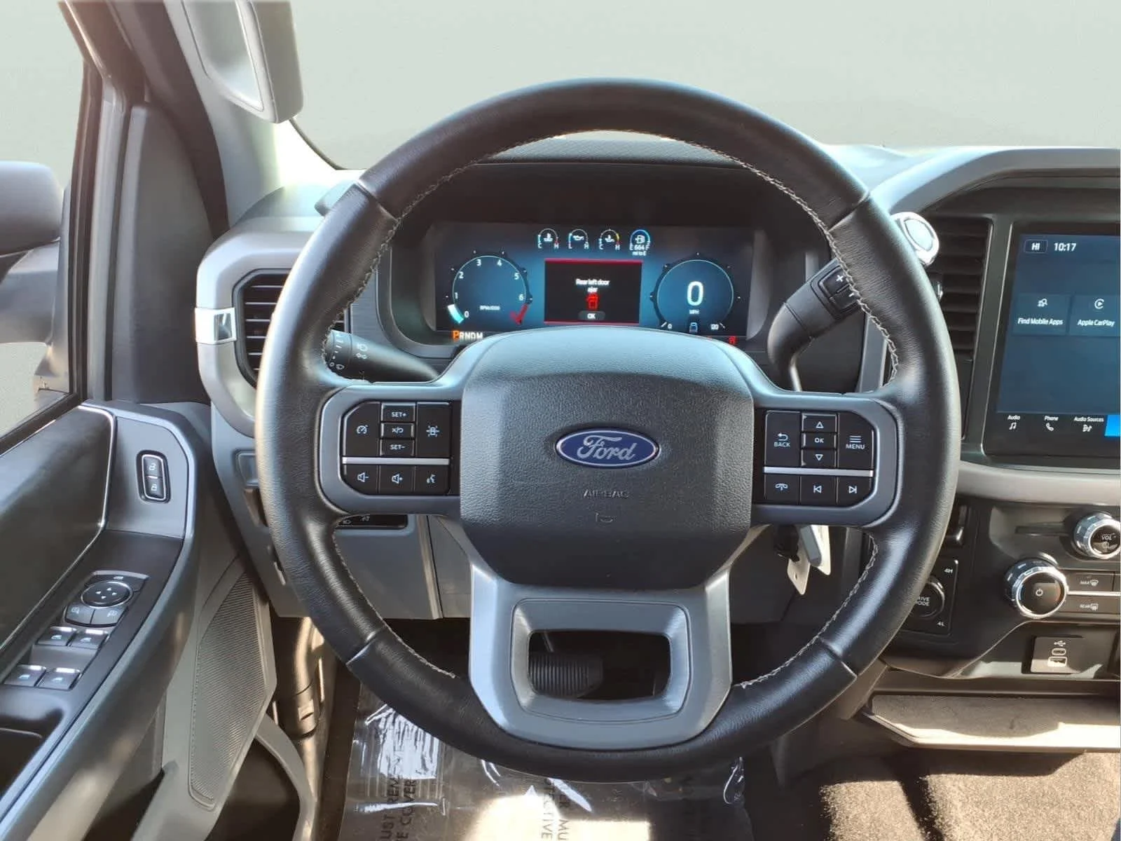 Used 2025 Oxford White Ford XLT image 18